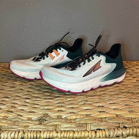 Altra Women’s Running Shoes – Size 7.5 US - Picture 2 of 8